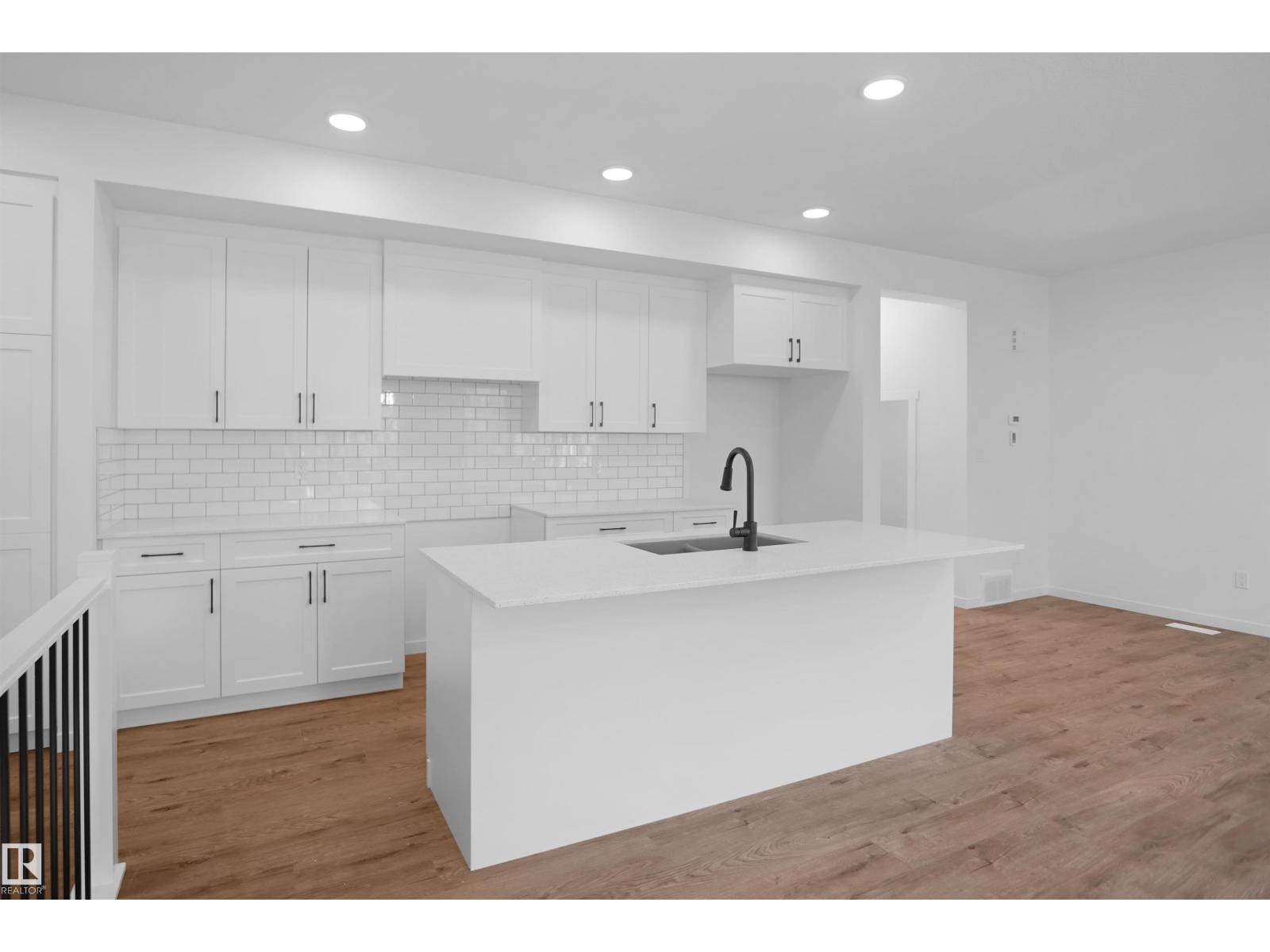 #20 19904 31 AV NW - 9