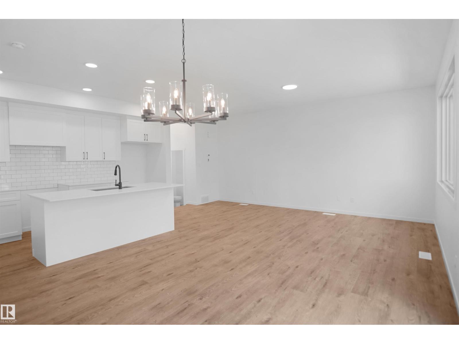 #20 19904 31 AV NW - 16