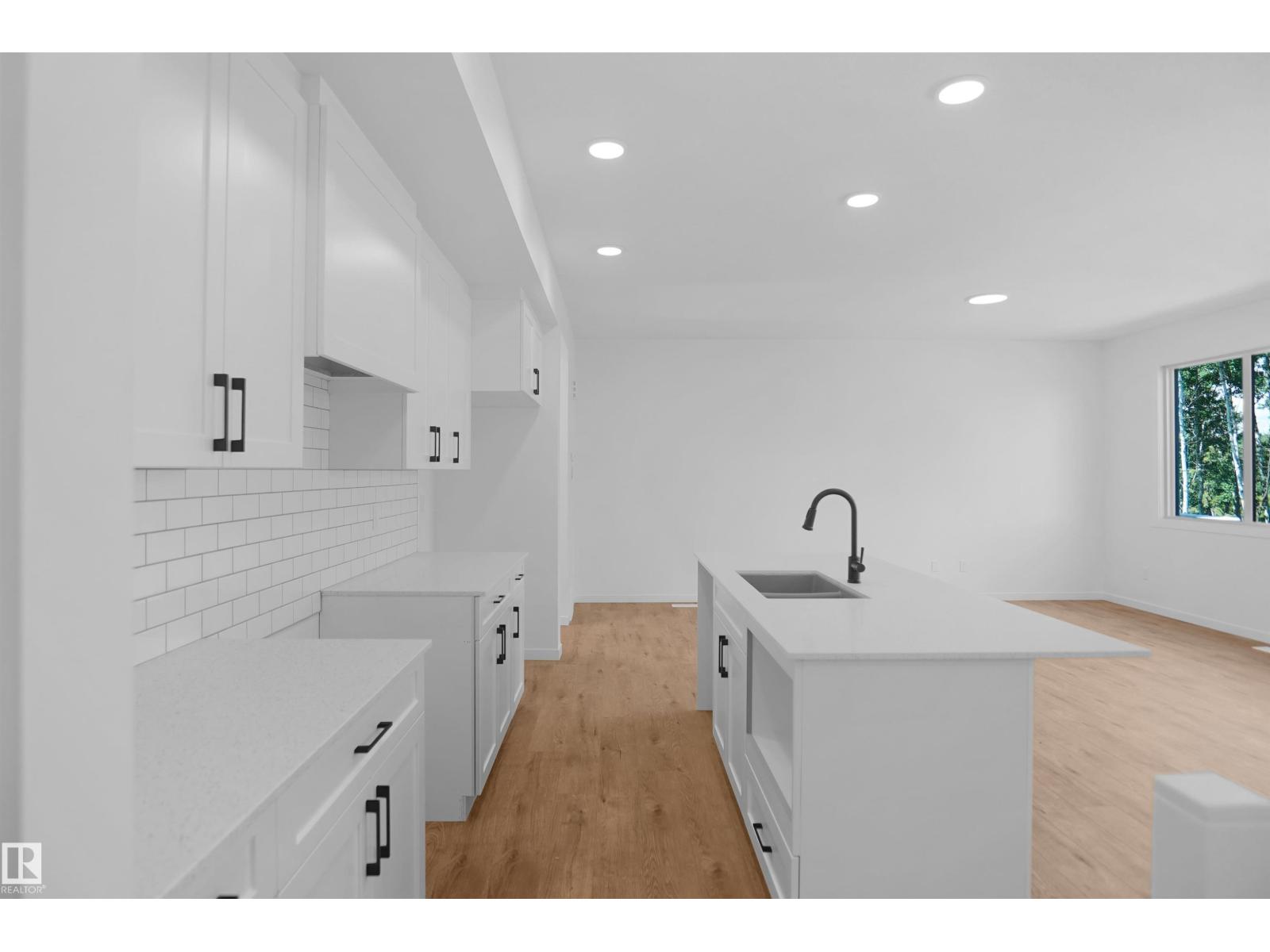 #20 19904 31 AV NW - 10