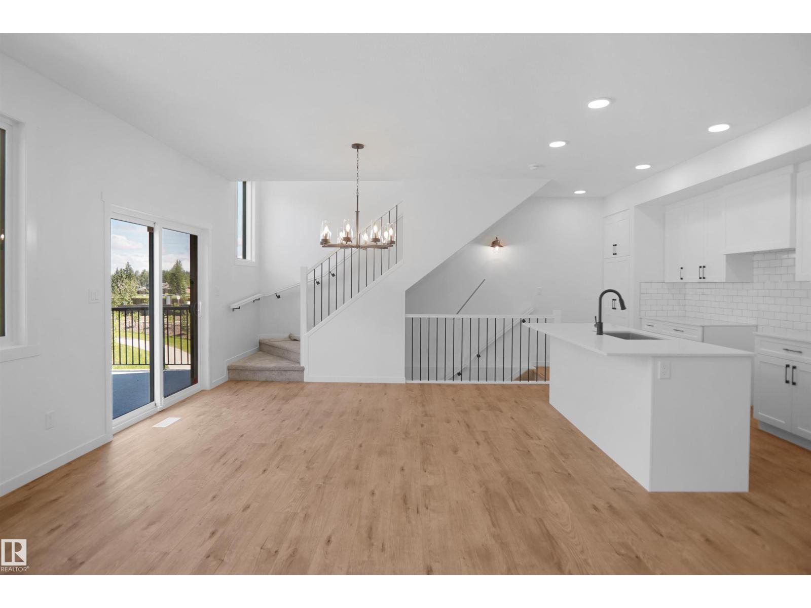#20 19904 31 AV NW - 15