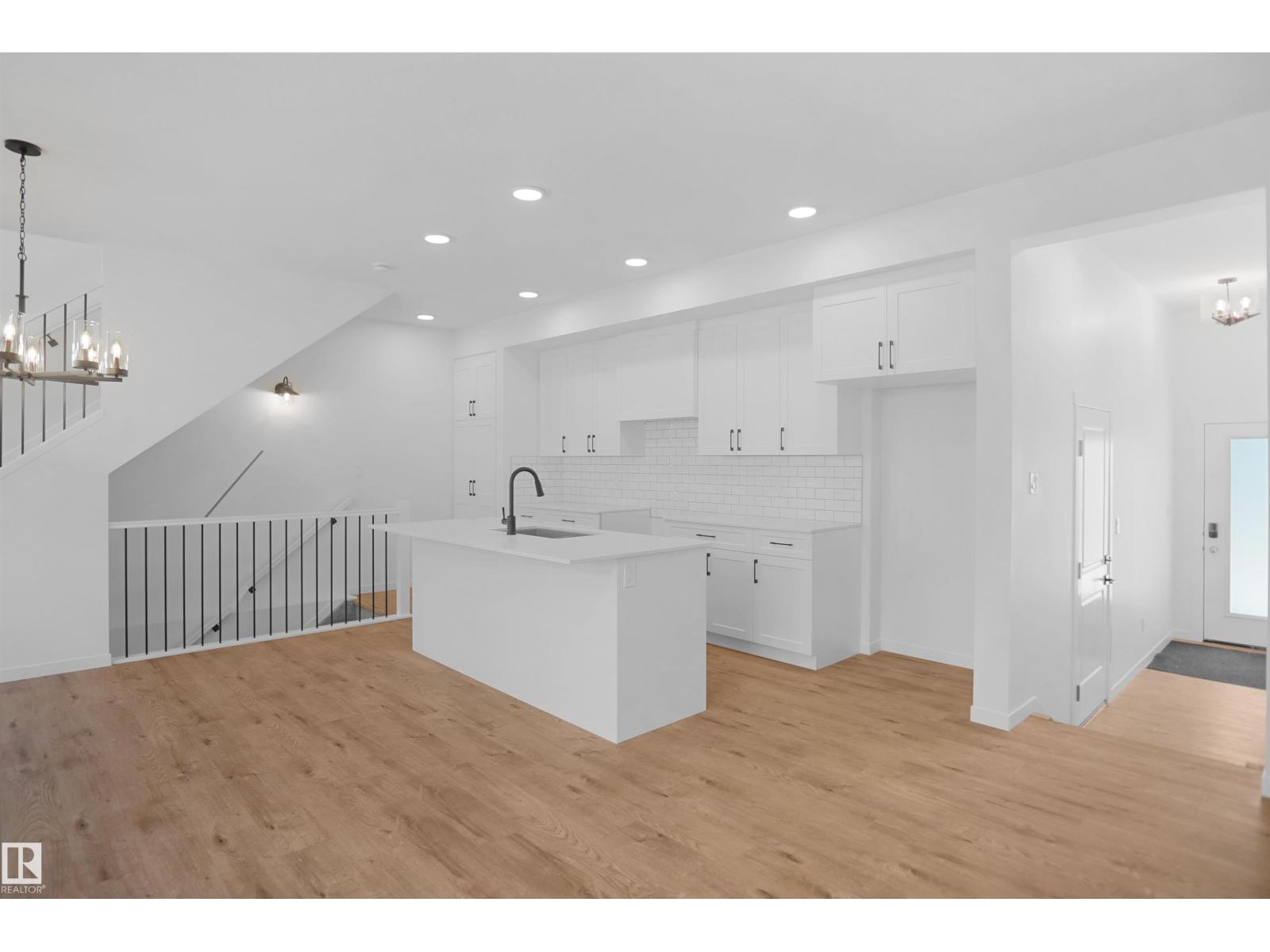 #20 19904 31 AV NW - 7