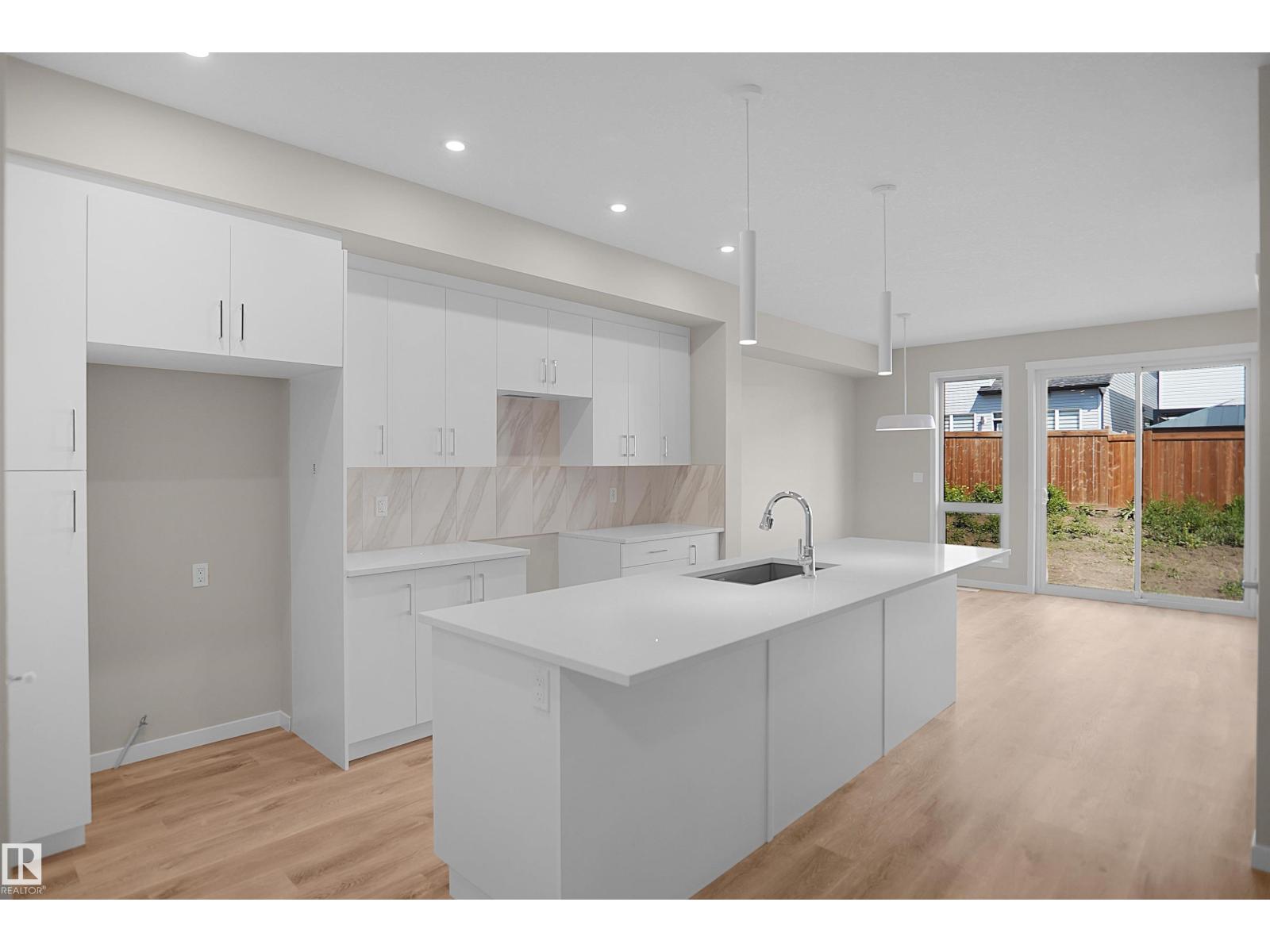 22928 95 AV NW - 7