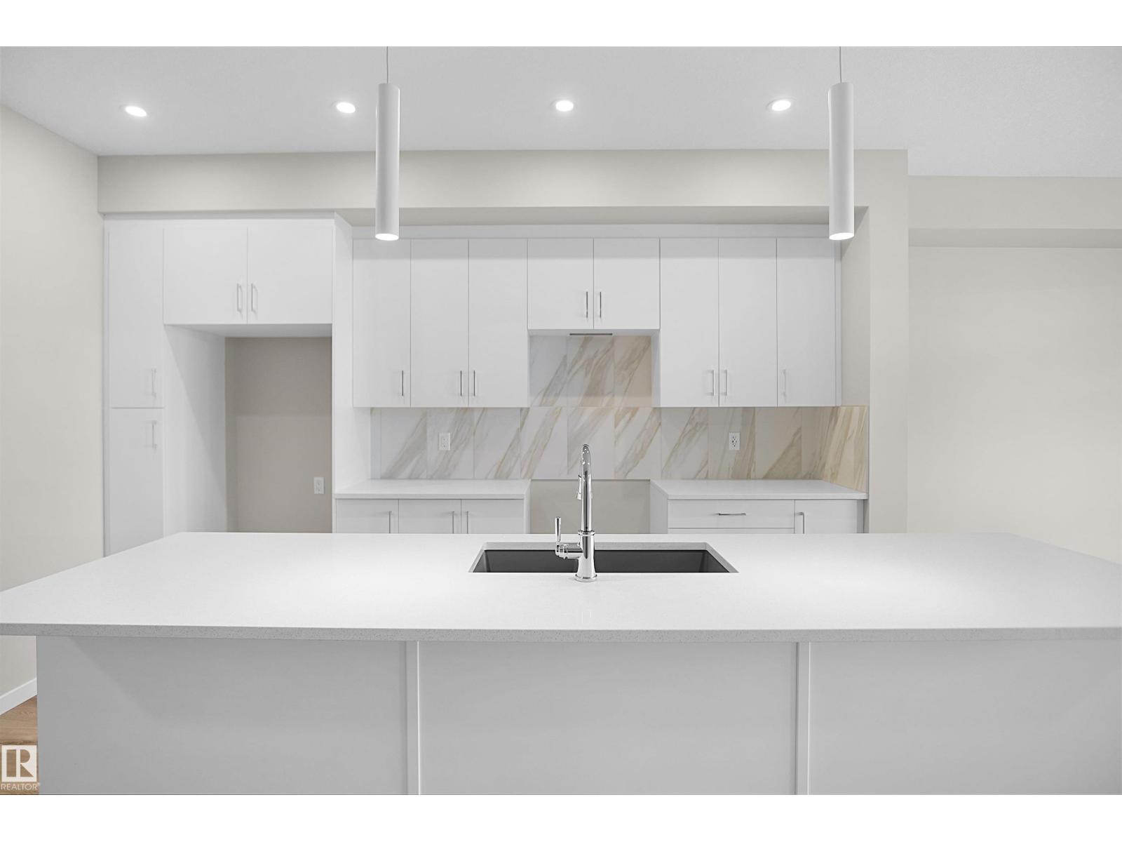 22928 95 AV NW - 12