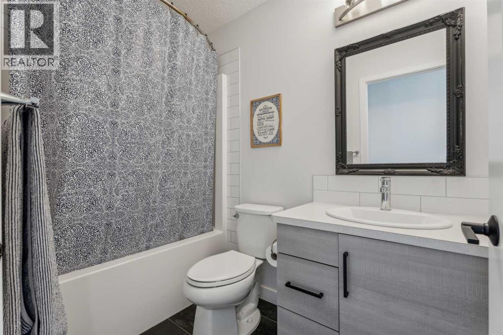 4-piece upper floor bathroom