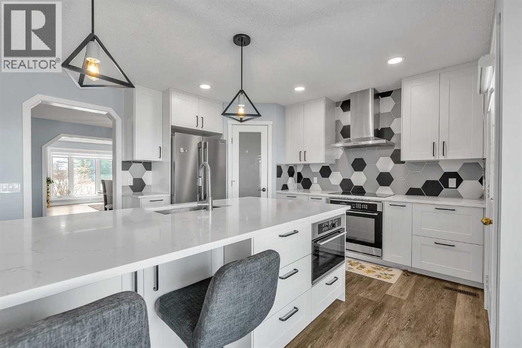 215 Edgevalley Mews - 11