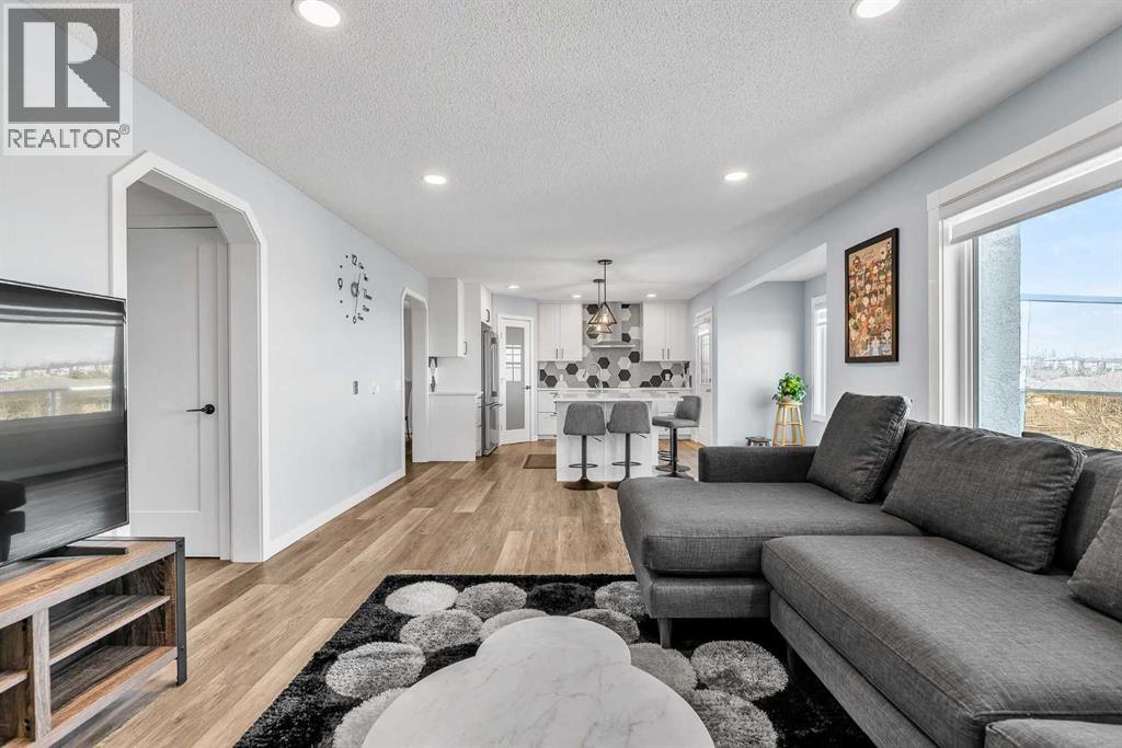 215 Edgevalley Mews - 17