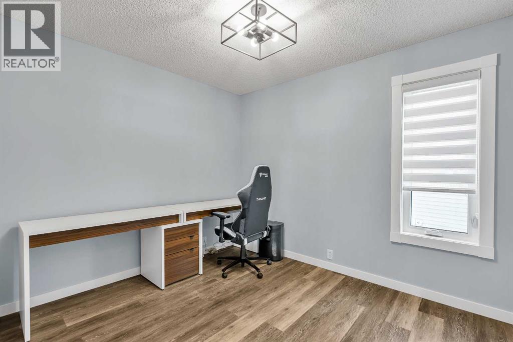 215 Edgevalley Mews - 20