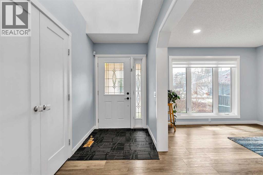 215 Edgevalley Mews - 3