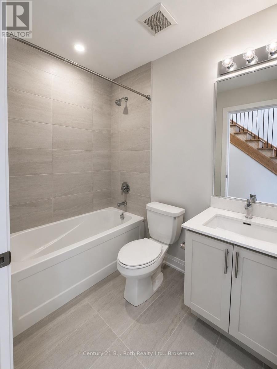81 LIGHTFOOT DRIVE - 16