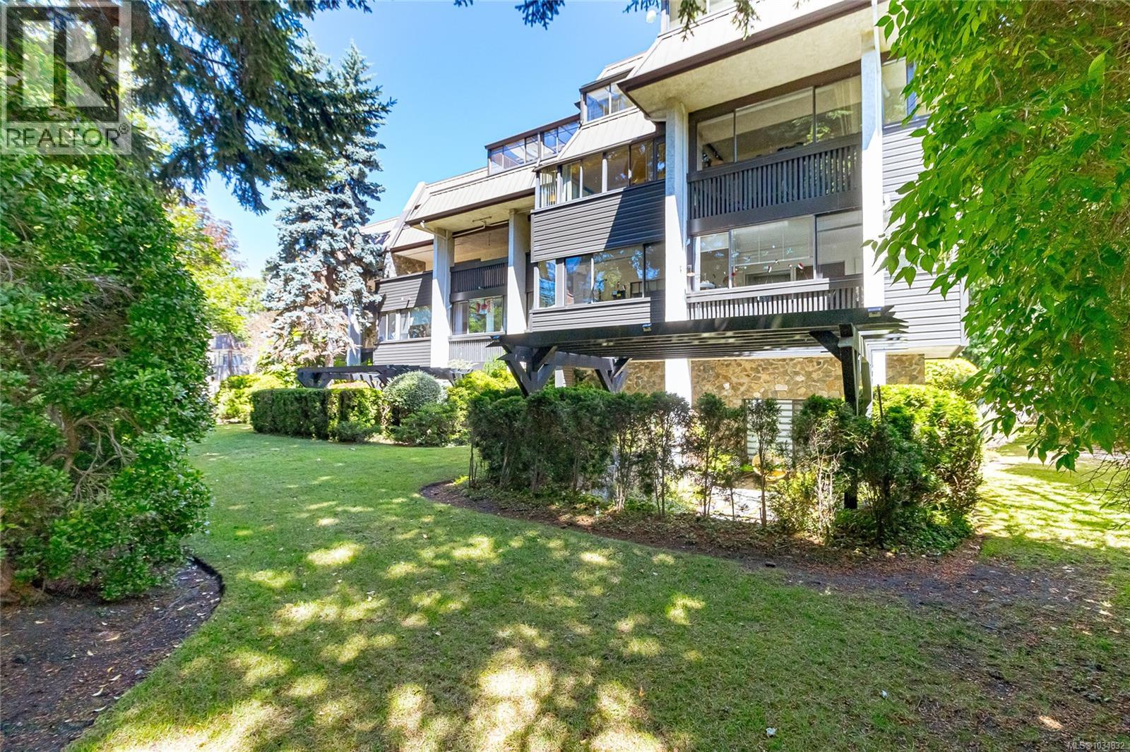 306 1120 Fairfield Road, Victoria