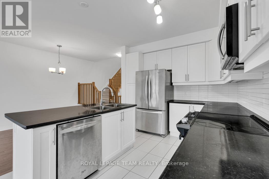 3 Bed, 3 Bath House for Rent in Ottawa – 174 HAWKSHAW CRESCENT, Ottawa – MLS# X13470506 - Image 18