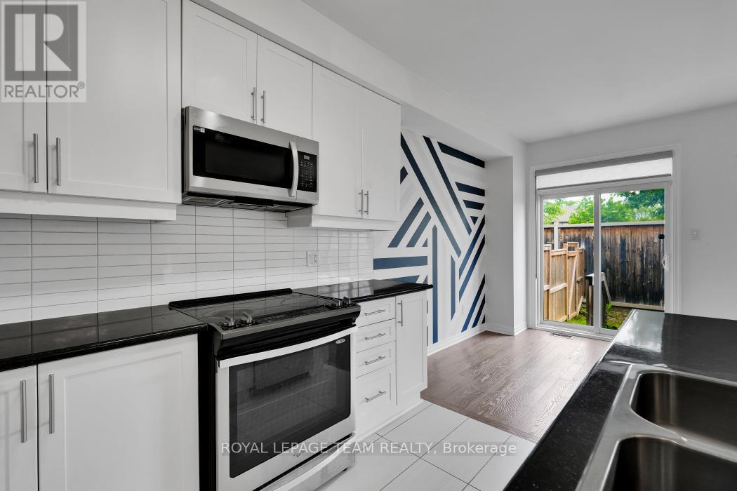 3 Bed, 3 Bath House for Rent in Ottawa – 174 HAWKSHAW CRESCENT, Ottawa – MLS# X13470506 - Image 20
