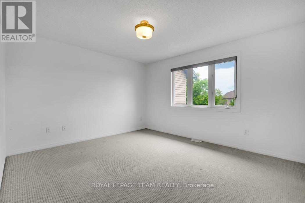 3 Bed, 3 Bath House for Rent in Ottawa – 174 HAWKSHAW CRESCENT, Ottawa – MLS# X13470506 - Image 21