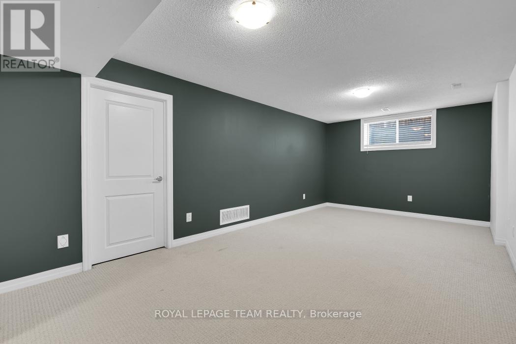 3 Bed, 3 Bath House for Rent in Ottawa – 174 HAWKSHAW CRESCENT, Ottawa – MLS# X13470506 - Image 31