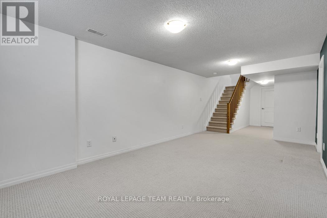 3 Bed, 3 Bath House for Rent in Ottawa – 174 HAWKSHAW CRESCENT, Ottawa – MLS# X13470506 - Image 32