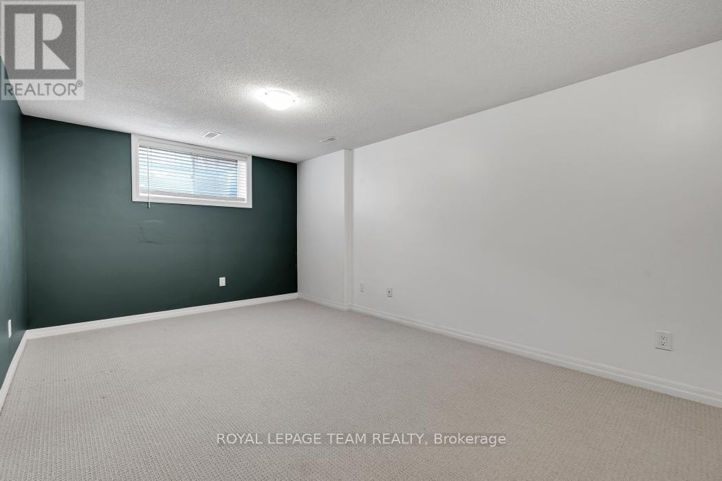 3 Bed, 3 Bath House for Rent in Ottawa – 174 HAWKSHAW CRESCENT, Ottawa – MLS# X13470506 - Image 33