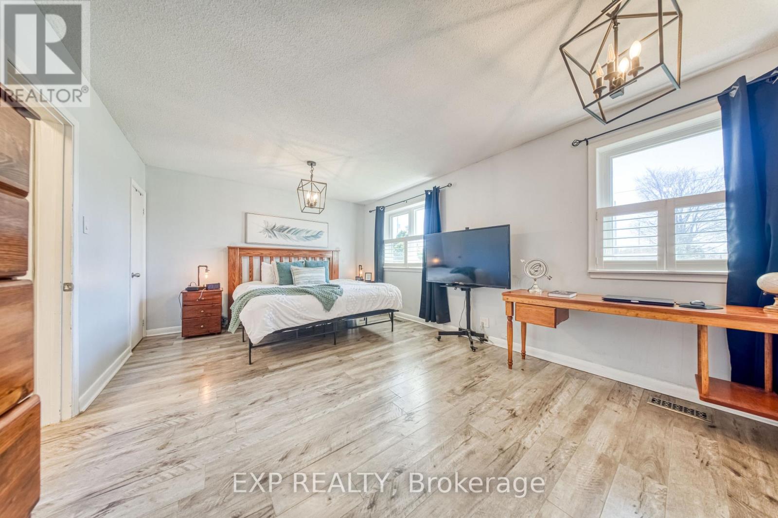 752 EASTBOURNE AVENUE - 18