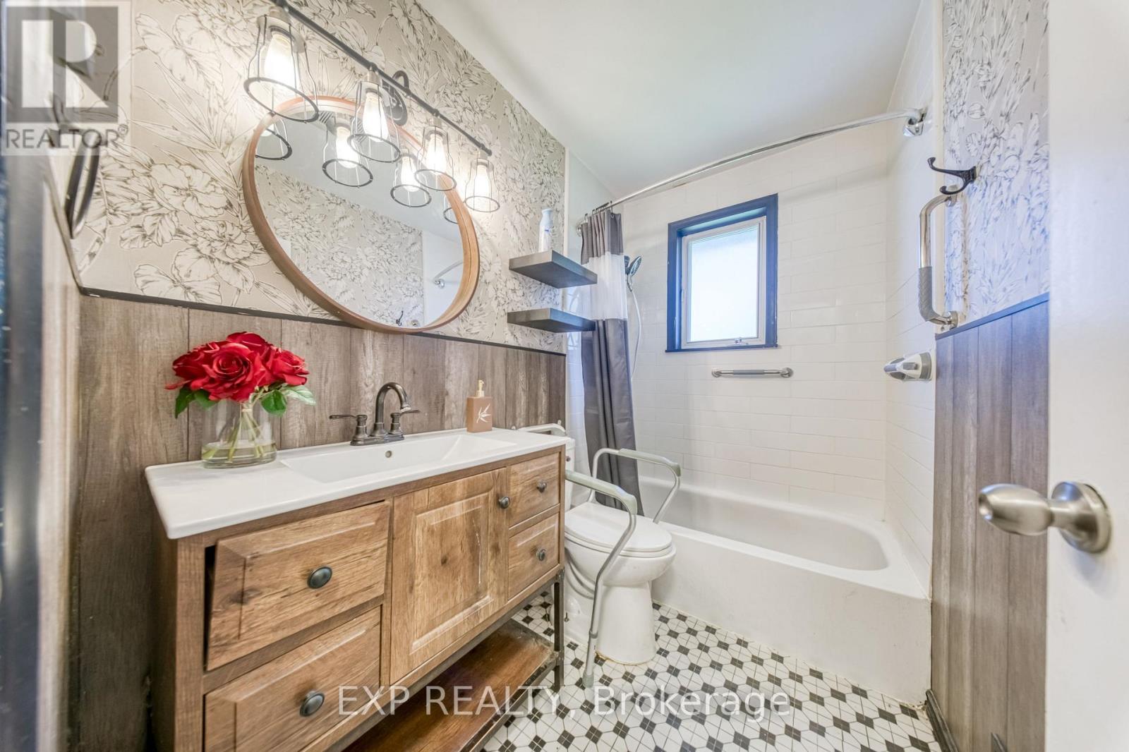 752 EASTBOURNE AVENUE - 25