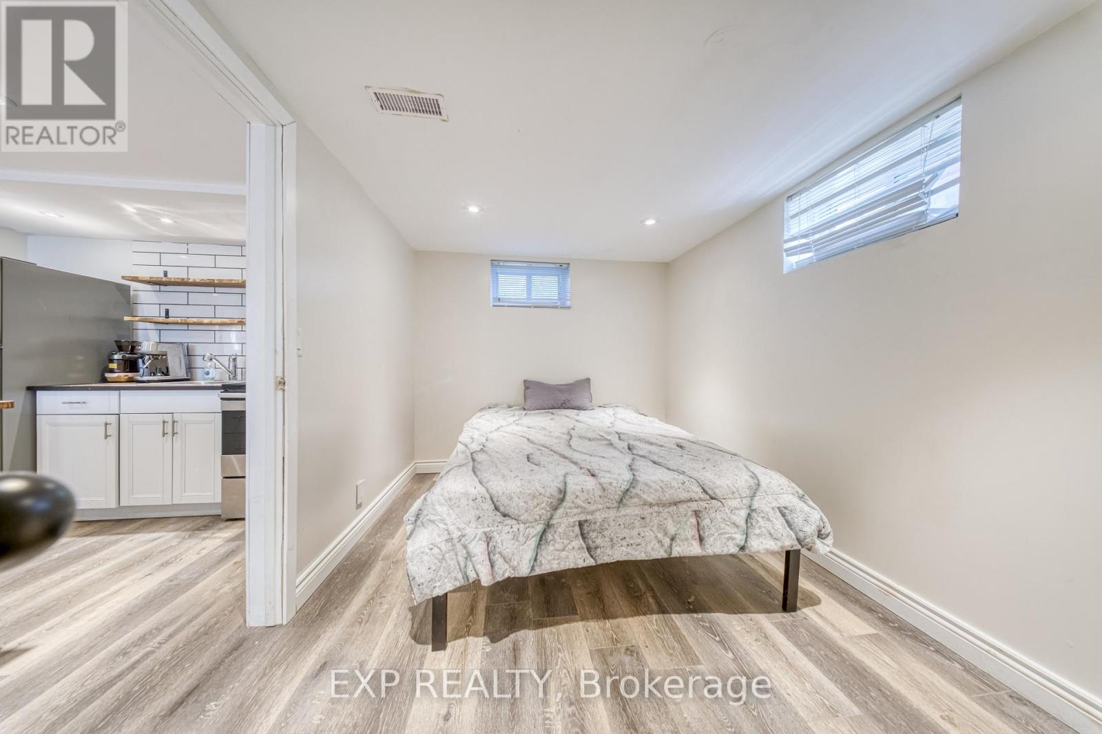 752 EASTBOURNE AVENUE - 36