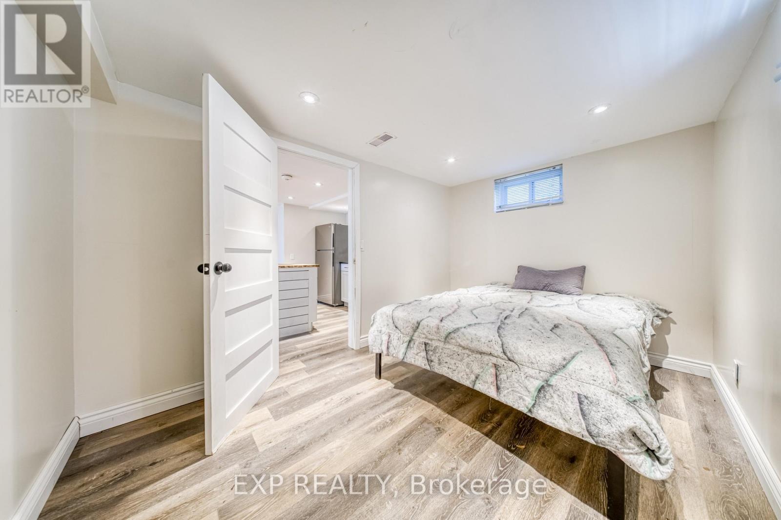752 EASTBOURNE AVENUE - 37