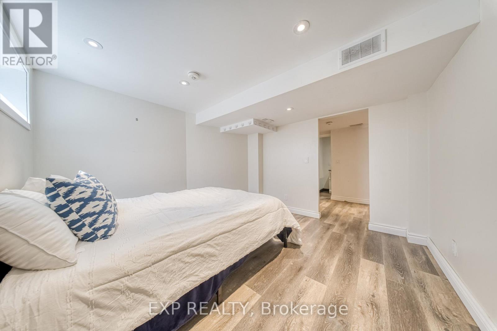 752 EASTBOURNE AVENUE - 39