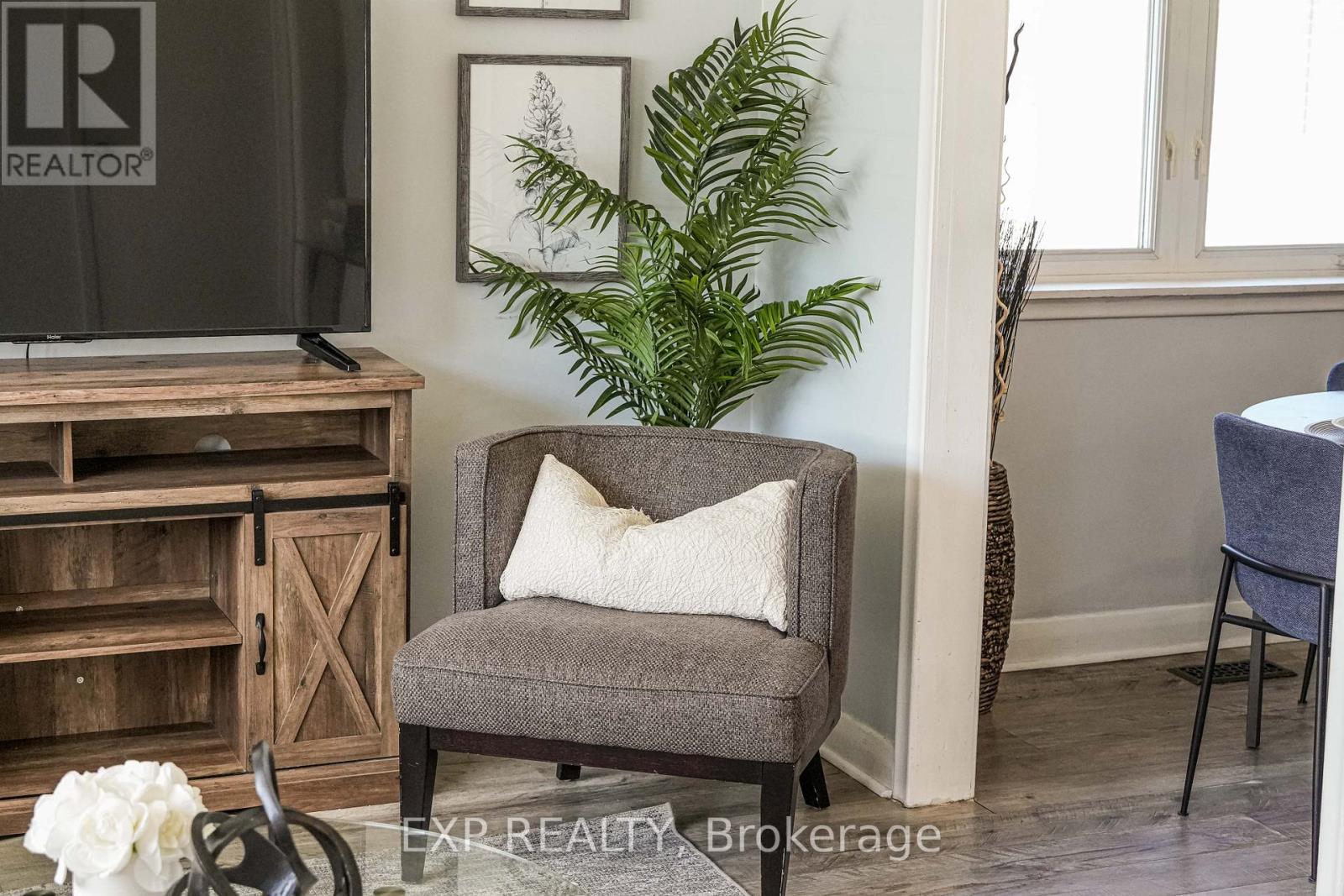 752 EASTBOURNE AVENUE - 6