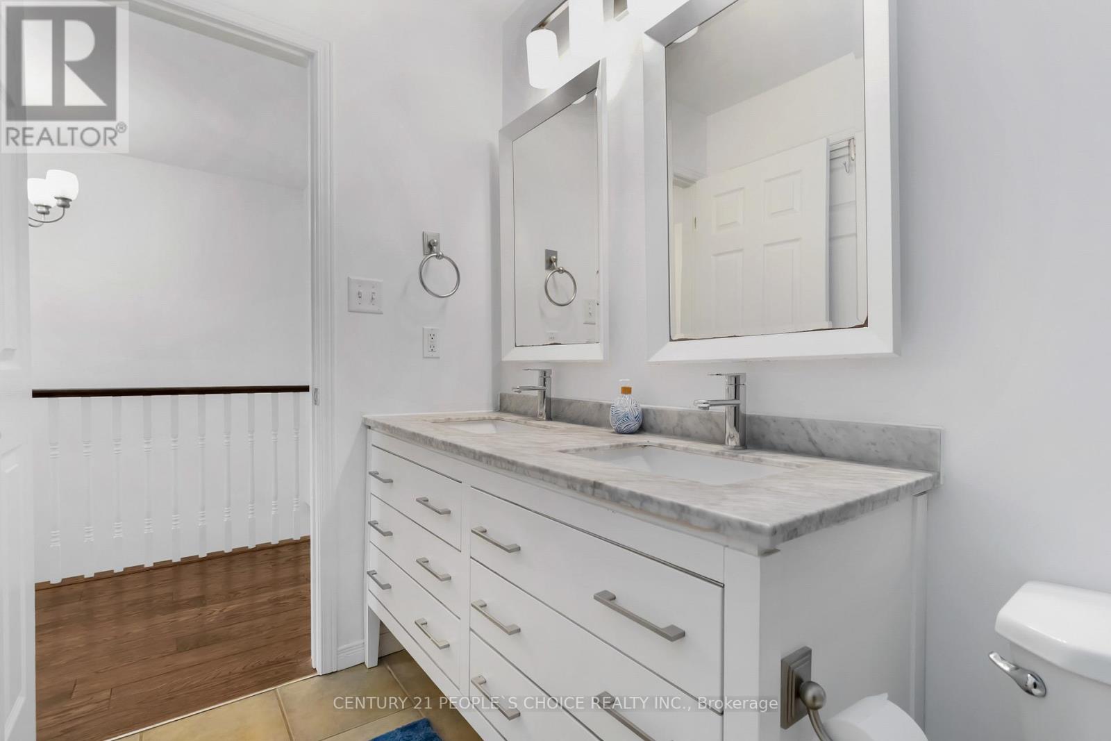 2145 REDSTONE CRESCENT - 38