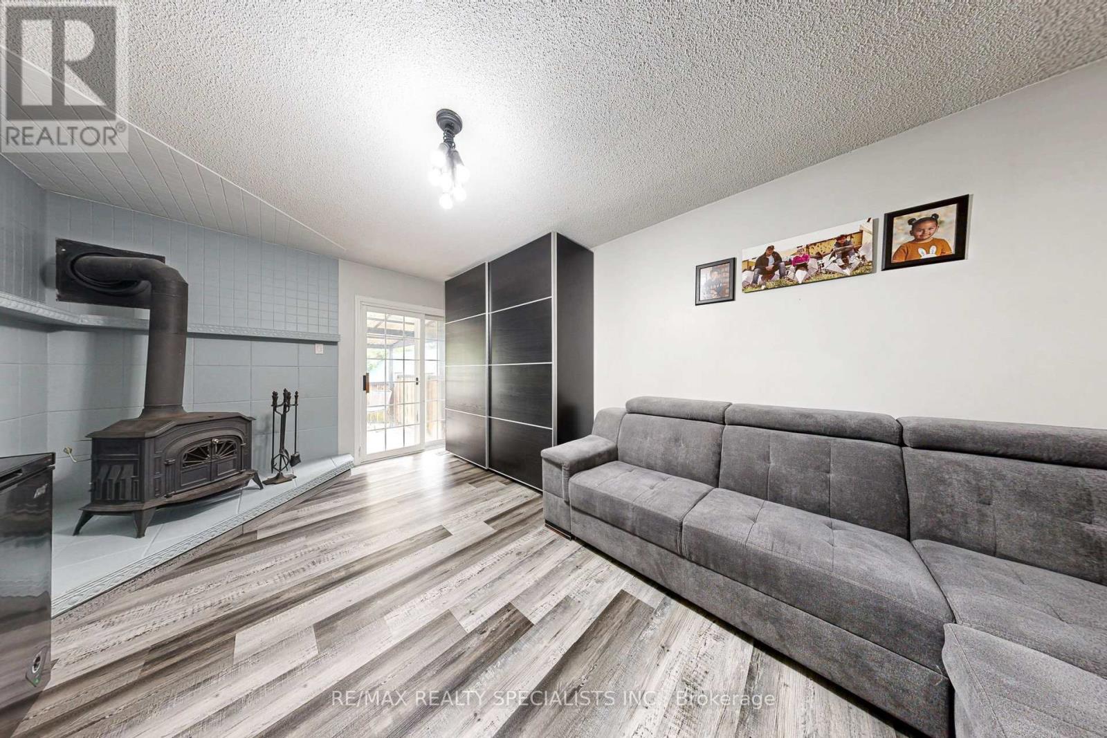 99 PINNACLE DRIVE - 20