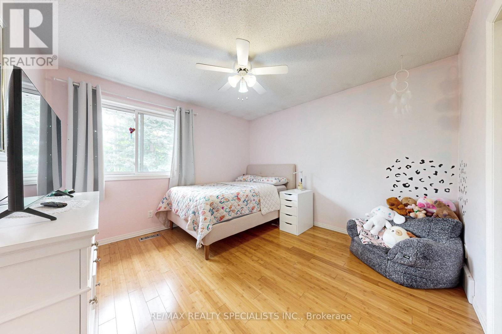 99 PINNACLE DRIVE - 21