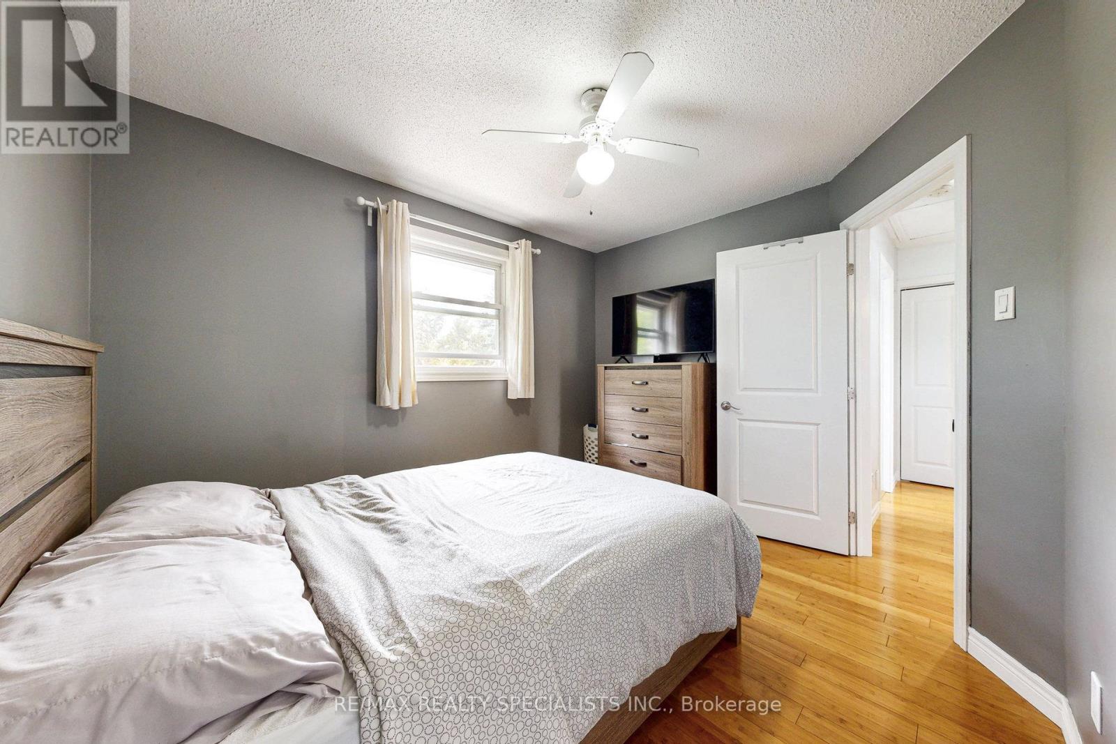 99 PINNACLE DRIVE - 24