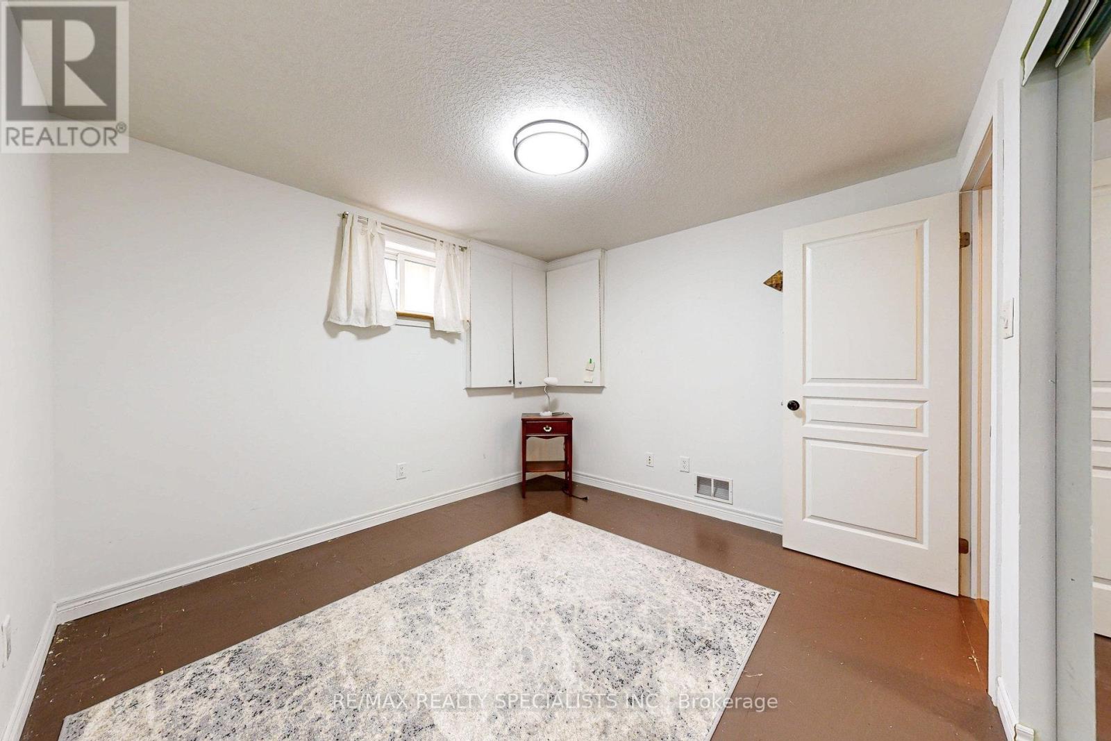 99 PINNACLE DRIVE - 35