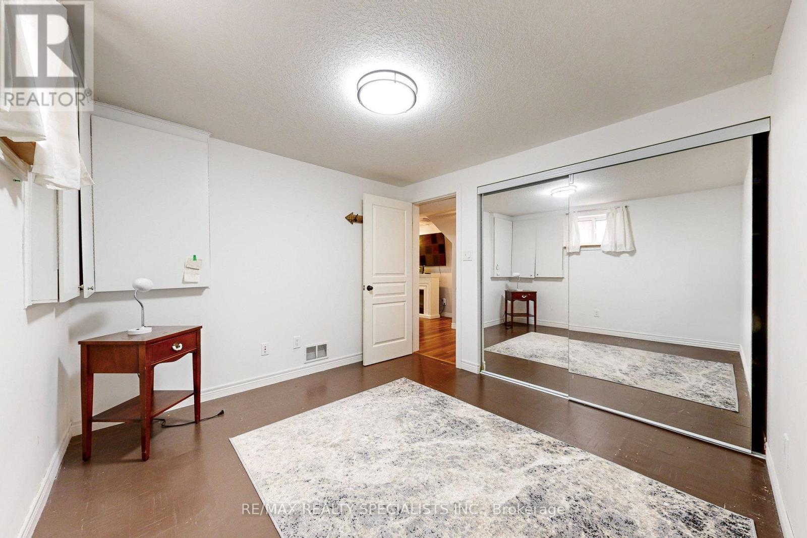 99 PINNACLE DRIVE - 36