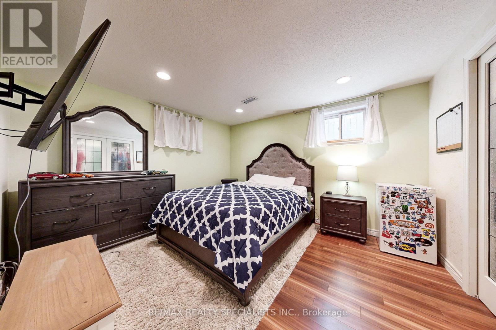 99 PINNACLE DRIVE - 37
