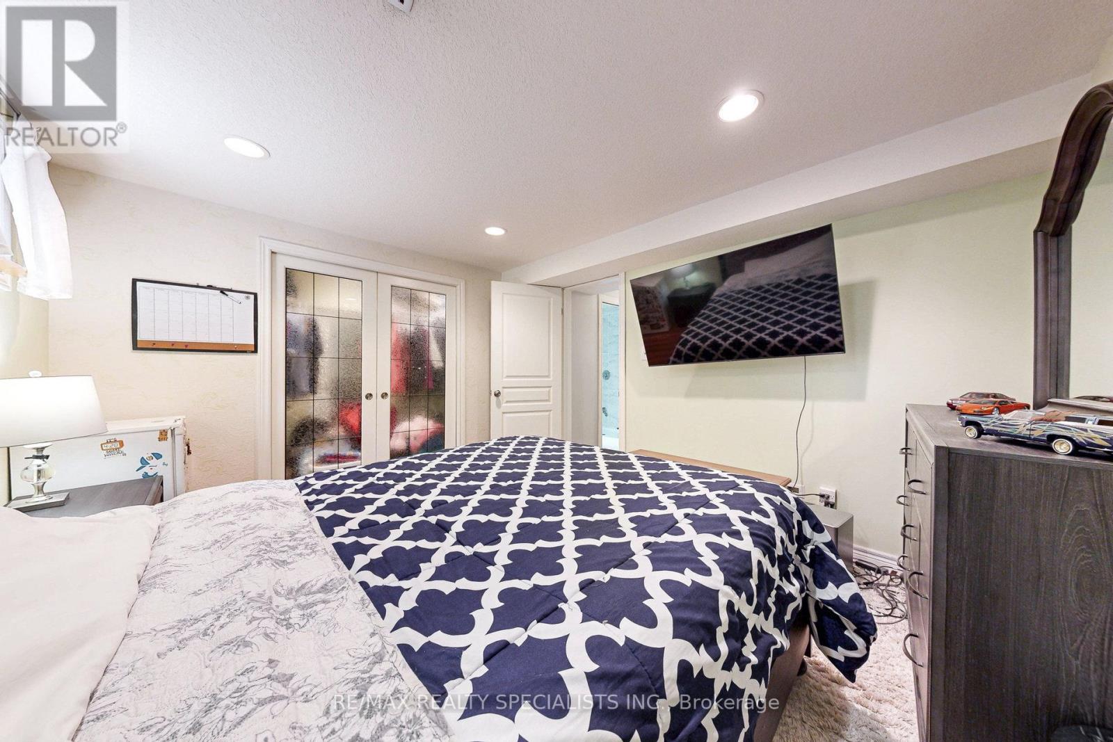 99 PINNACLE DRIVE - 38