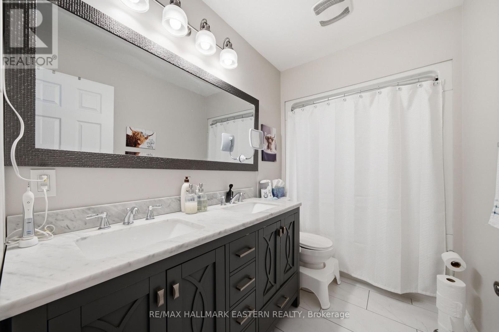 636 FRANK STREET - 17
