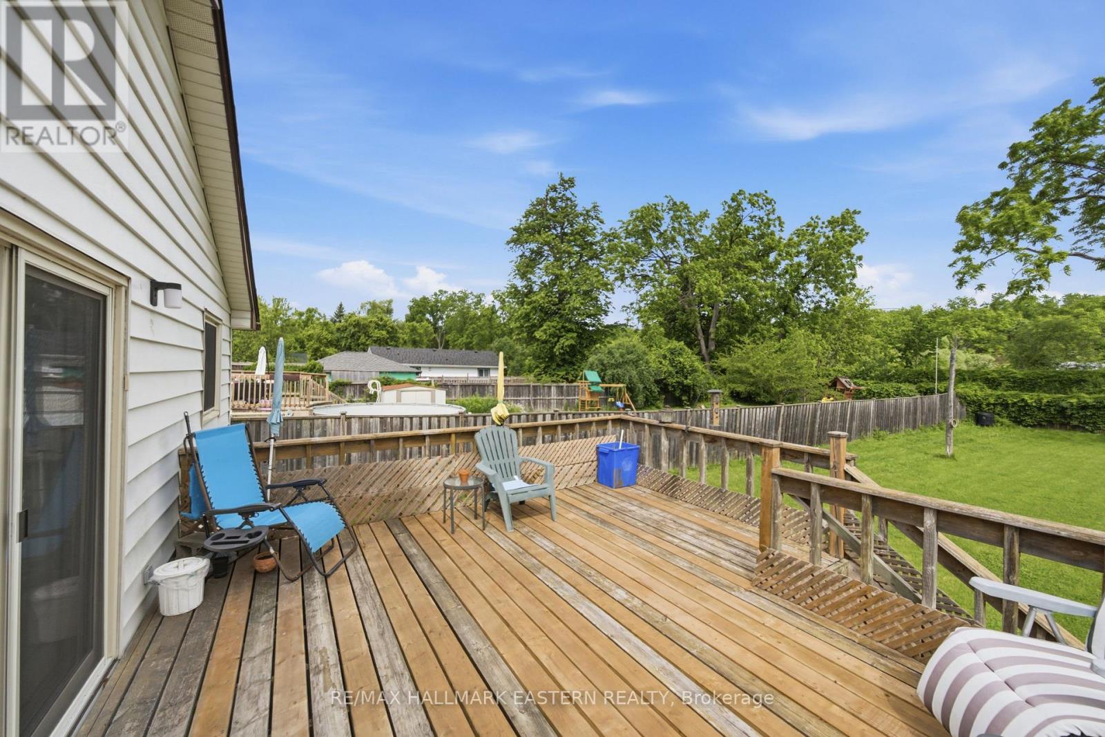 636 FRANK STREET - 21