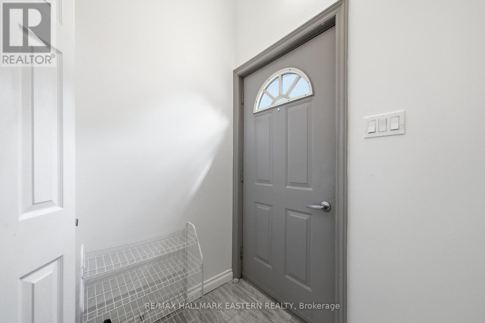 636 FRANK STREET - 25