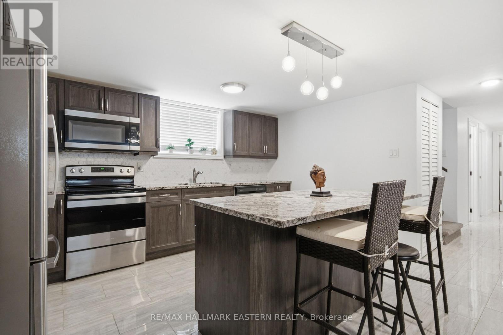 636 FRANK STREET - 31