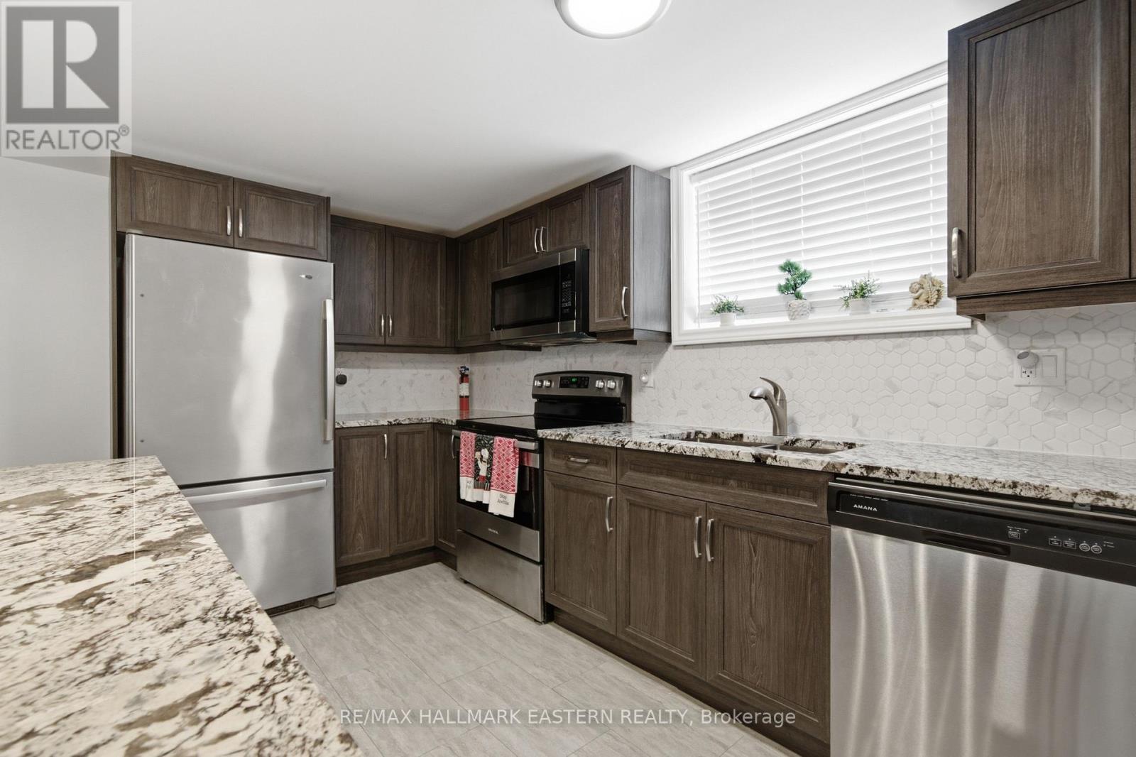636 FRANK STREET - 33