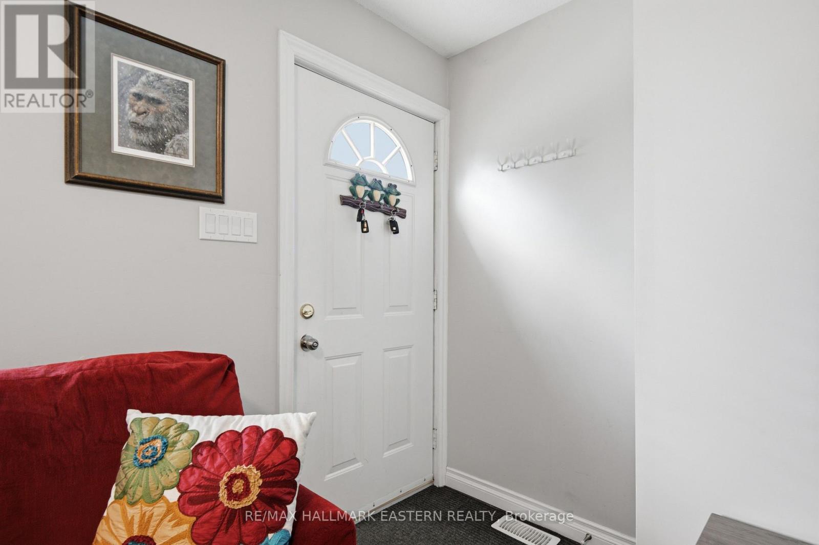 636 FRANK STREET - 4