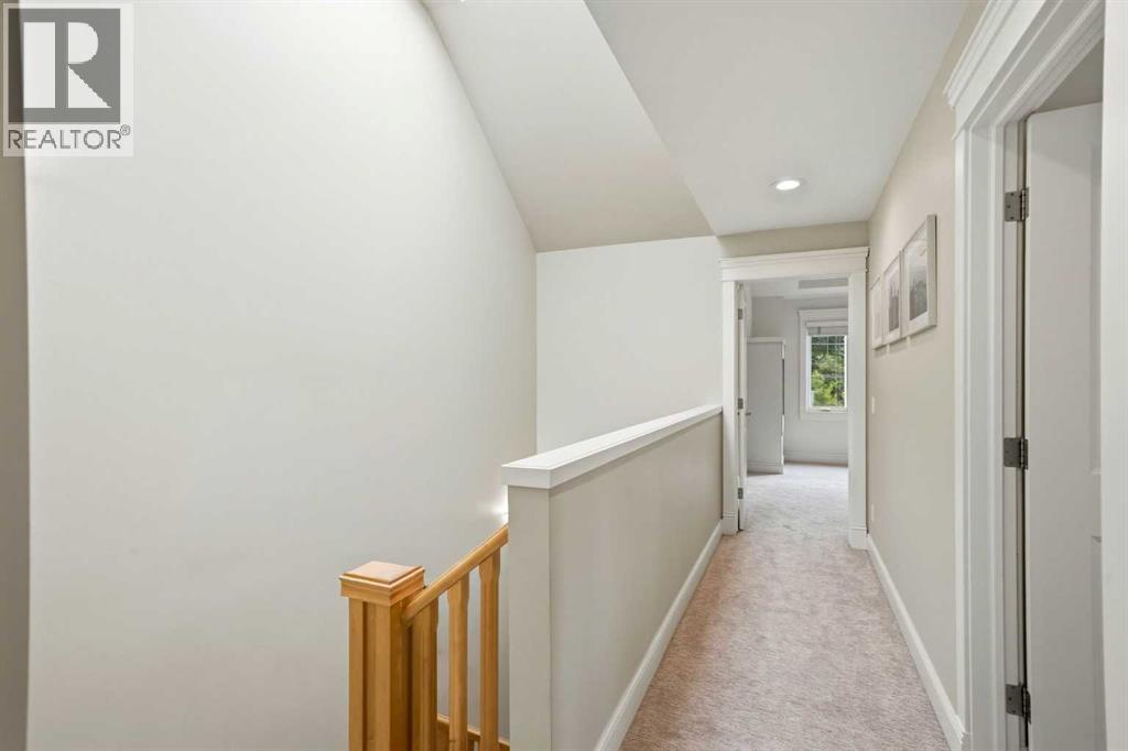 612 19 Avenue NW — photo 14