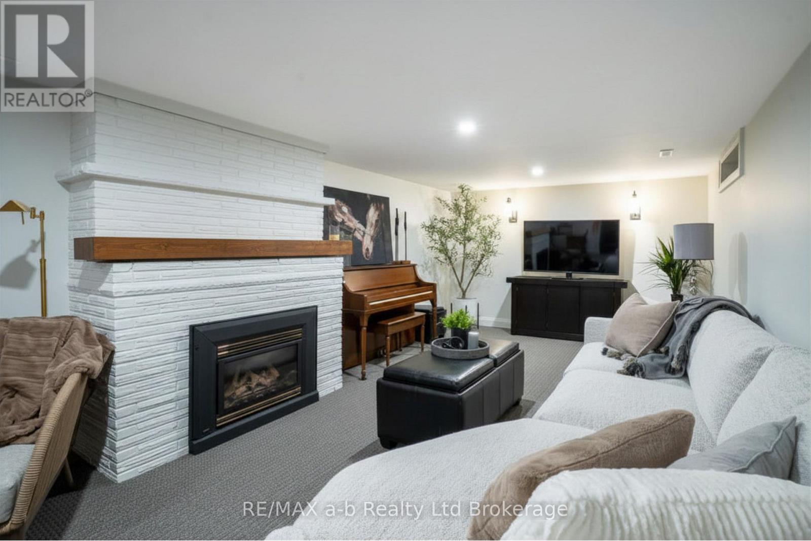 306171 CALEY ROAD - Image 24