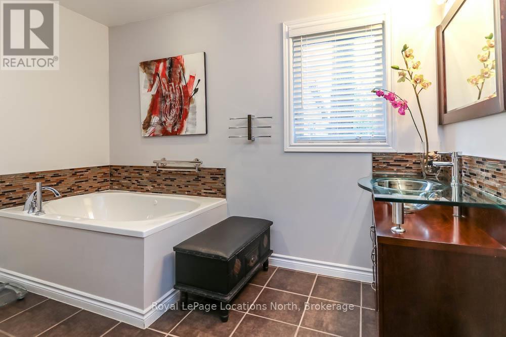 16 WOOD AVENUE - 13