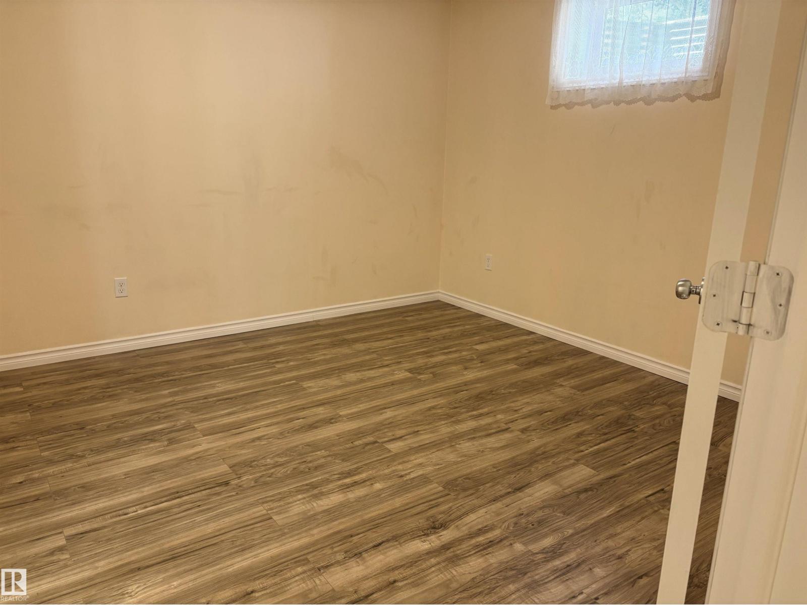 21354 87A AV NW - 26