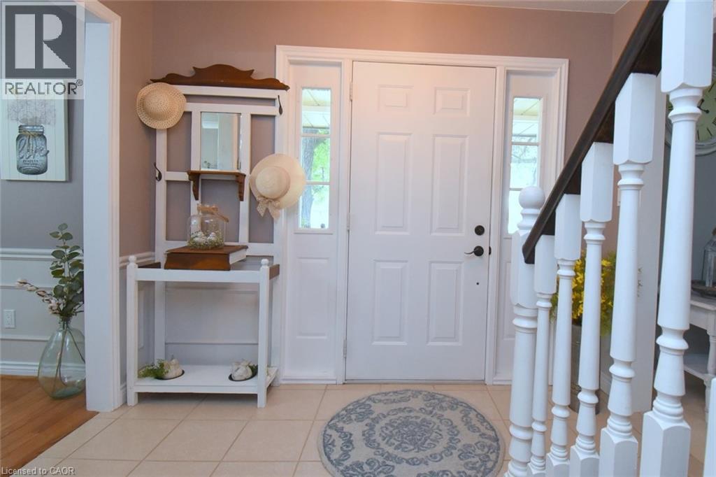 4-bedroom home for sale at 24 SHAW Street, Caledonia ON · photo 4 of 44