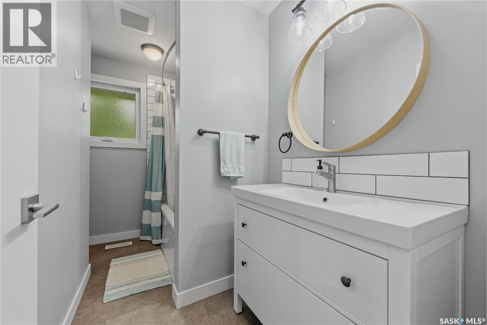 102 Plaxton PLACE — photo 17