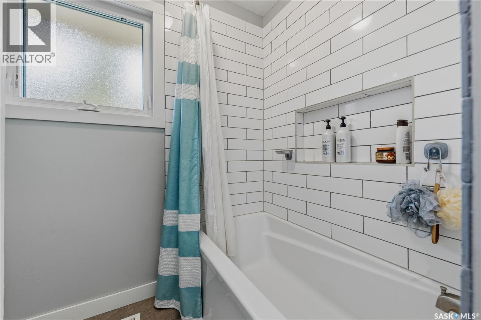 102 Plaxton PLACE — photo 18
