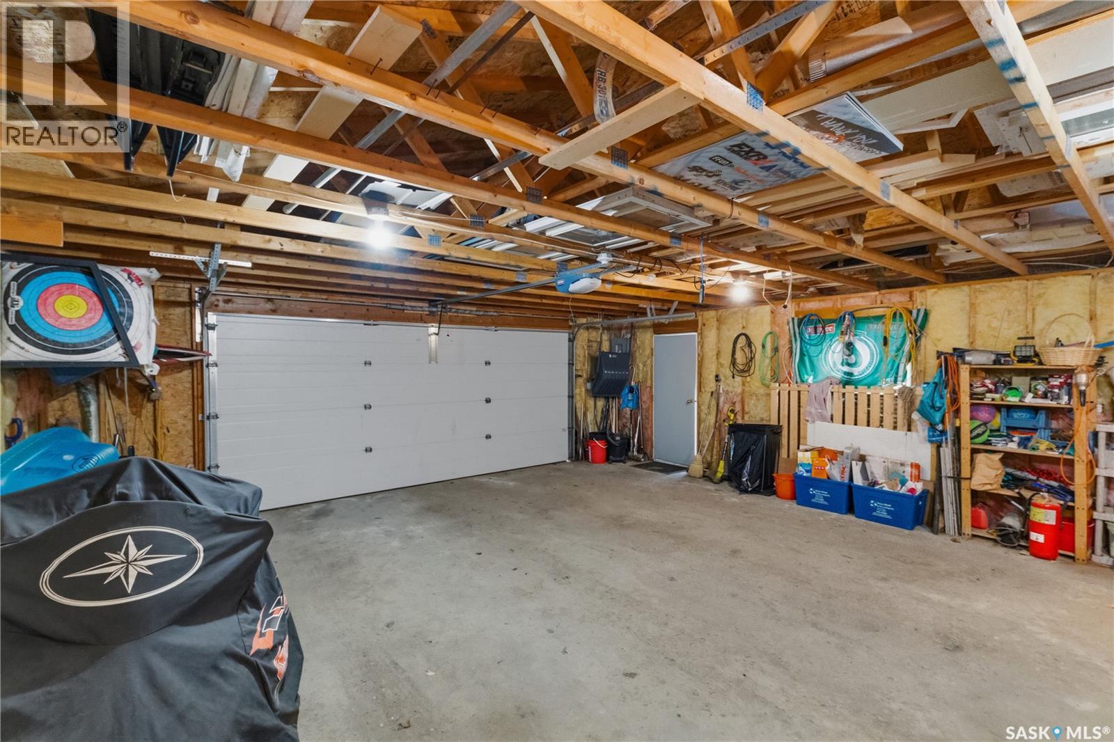 102 Plaxton PLACE — photo 42