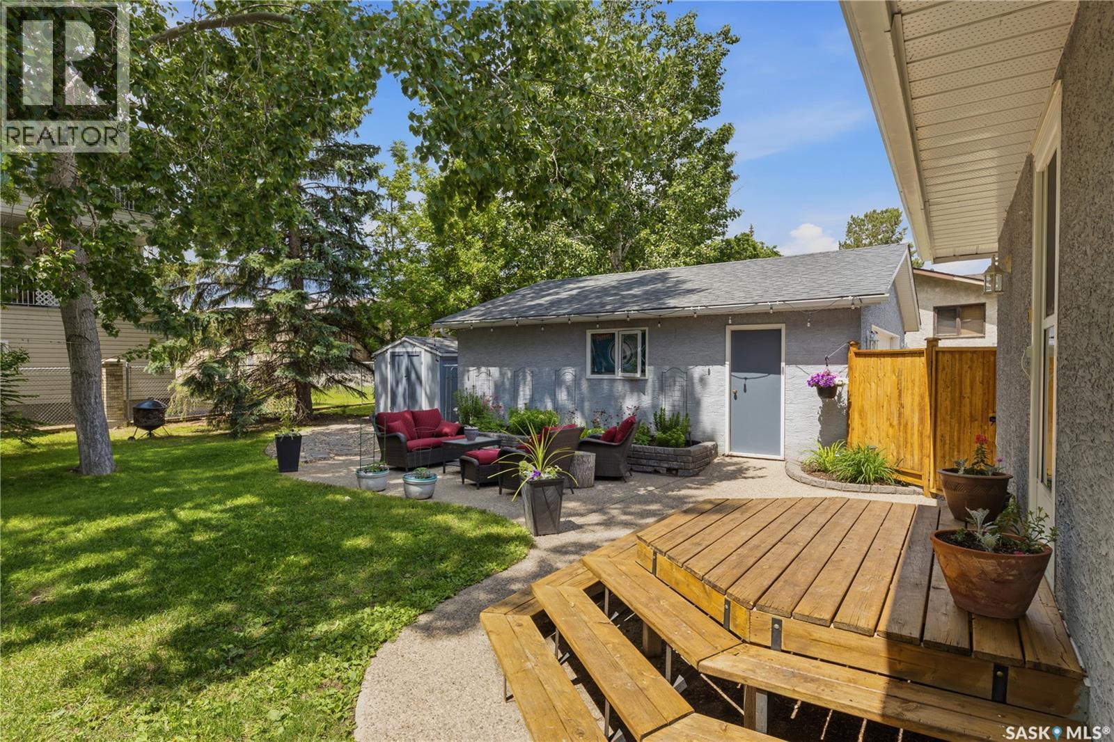 102 Plaxton PLACE — photo 46