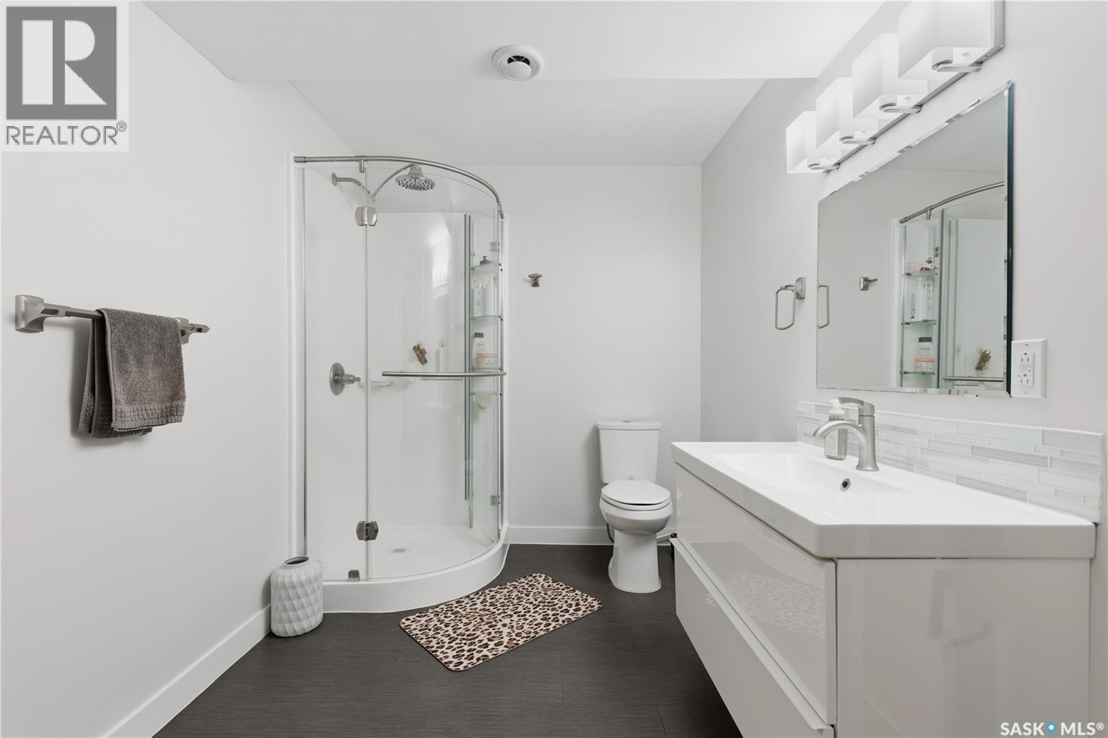 102 Plaxton PLACE — photo 35